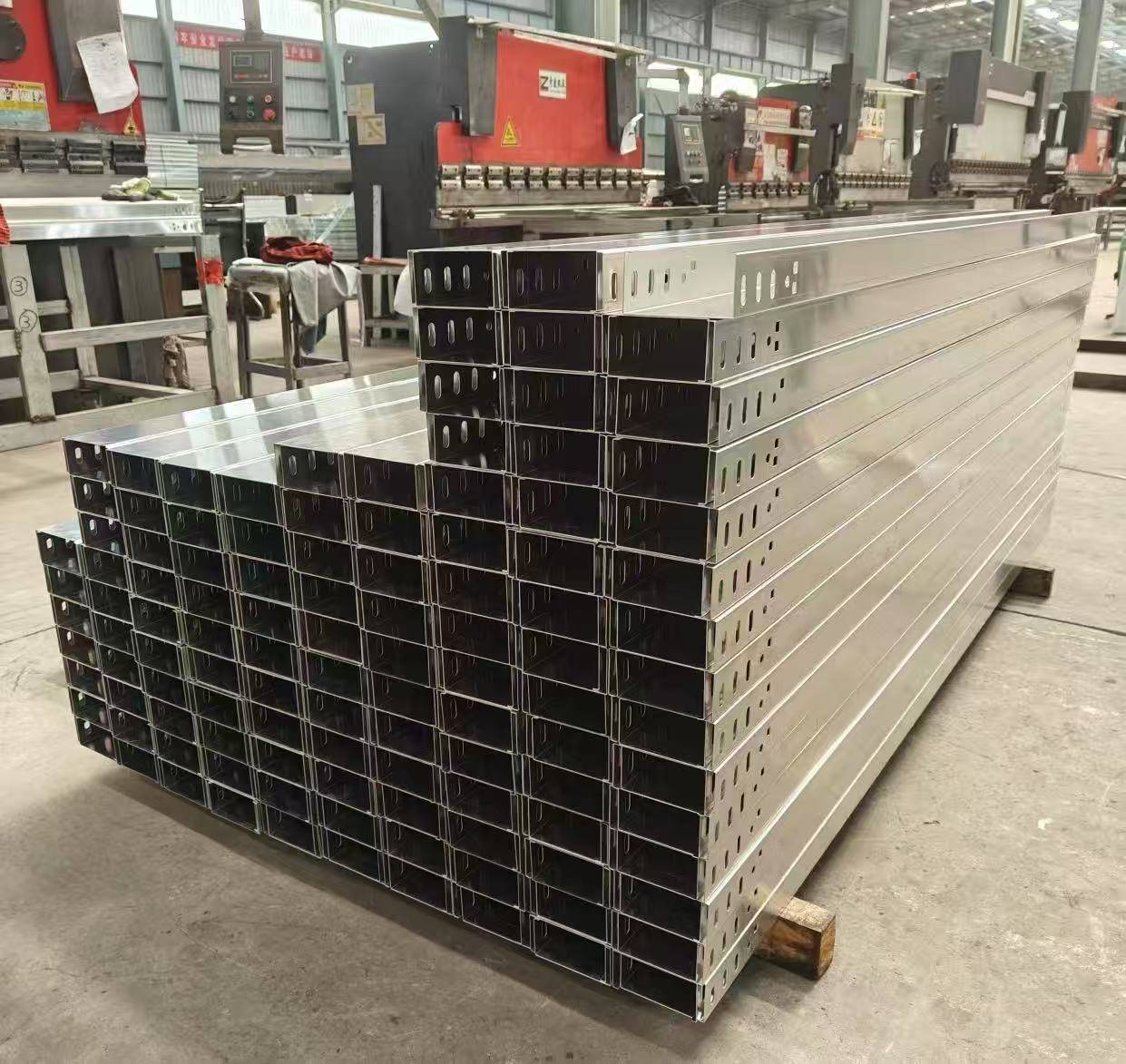 德升電纜橋架 專注技術匠心，精鑄鋁合金橋架行業(yè)品質(zhì)標桿